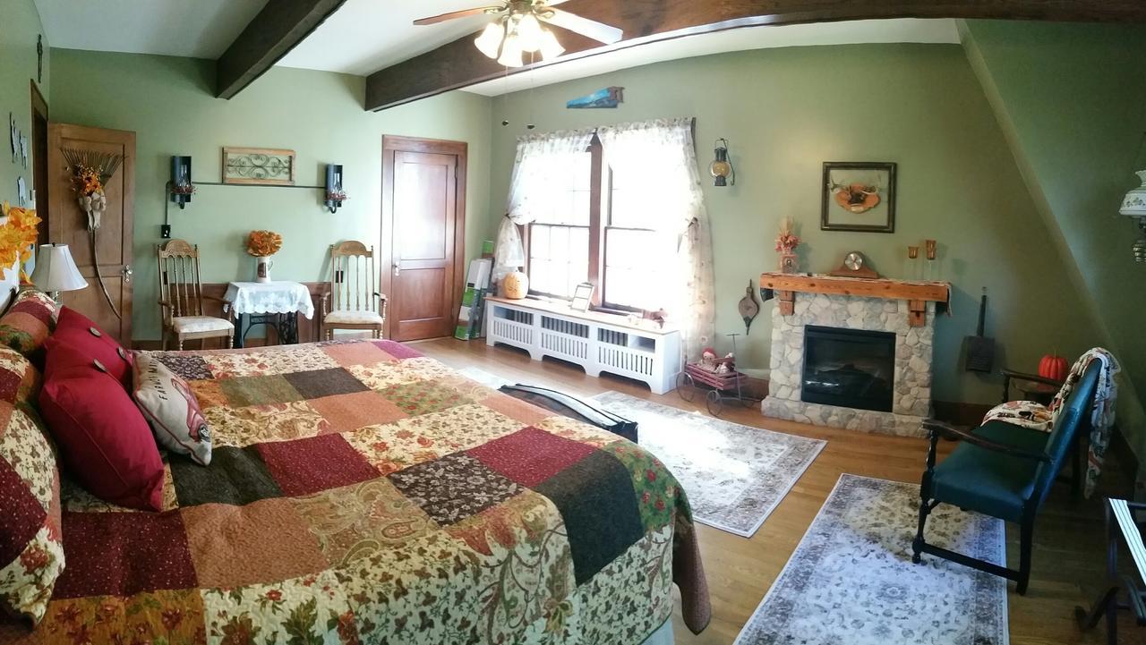 Almost Heaven Bed & Breakfast Waynesville Esterno foto