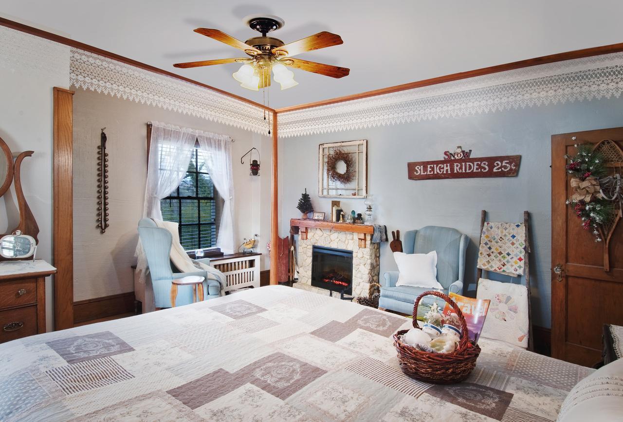 Almost Heaven Bed & Breakfast Waynesville Esterno foto