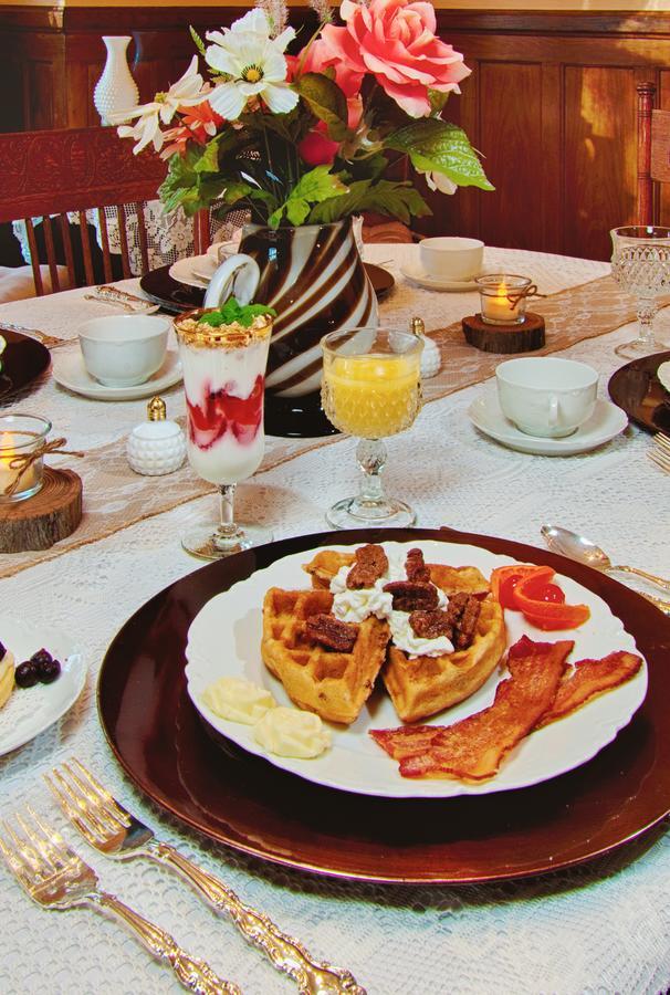 Almost Heaven Bed & Breakfast Waynesville Esterno foto