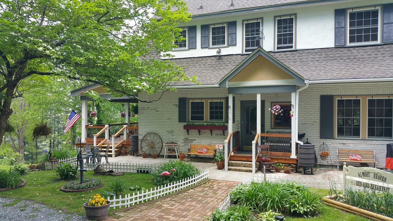 Almost Heaven Bed & Breakfast Waynesville Esterno foto